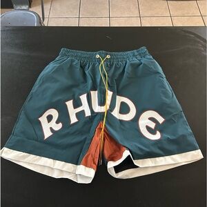 Rhude shorts size L